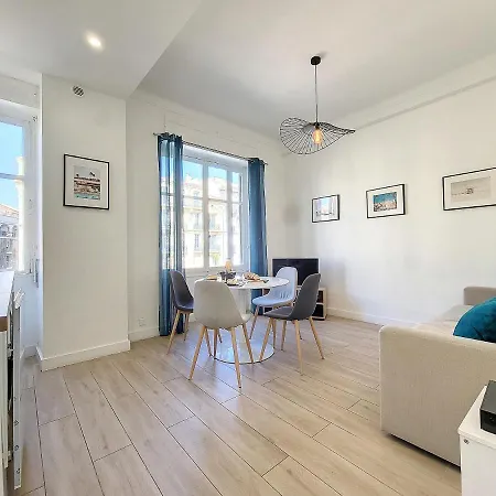 Nestor&jeeves - Bleu Buffa - Location *