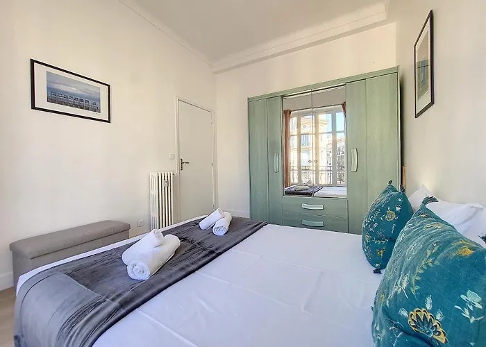 Nestor&jeeves - Bleu Buffa - Location Appartement *