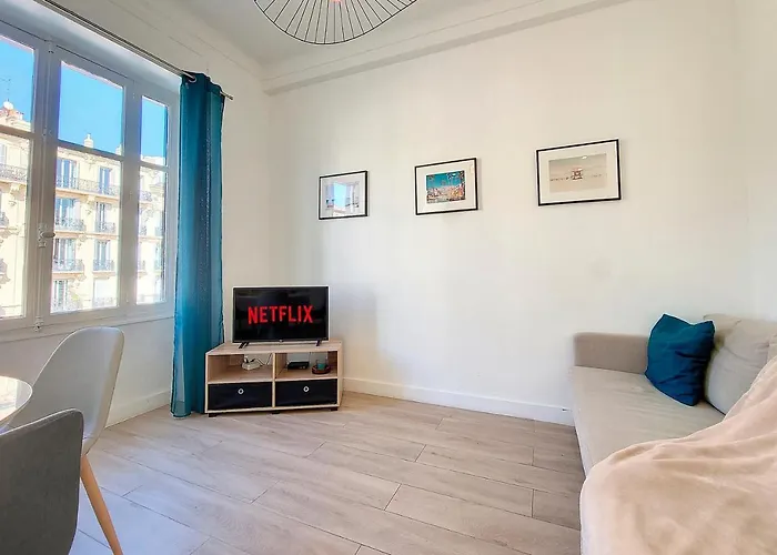 Nestor&jeeves - Bleu Buffa - Location Appartement