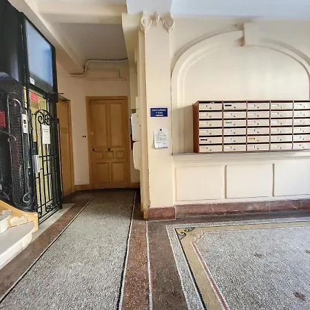 Nestor&jeeves - Bleu Buffa - Location * Nizza